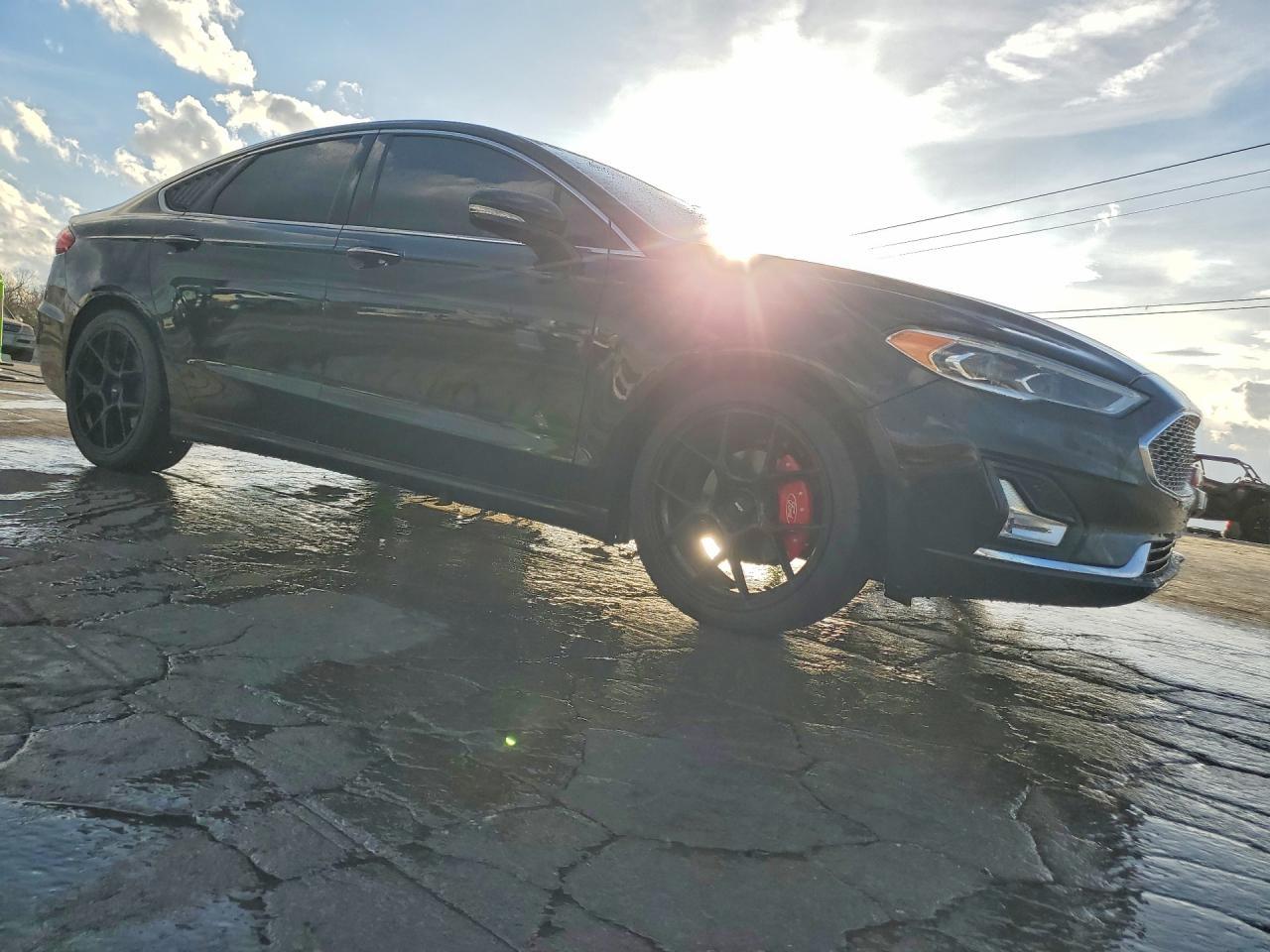 2020 Ford Fusion Titanium - zdjęcie 4