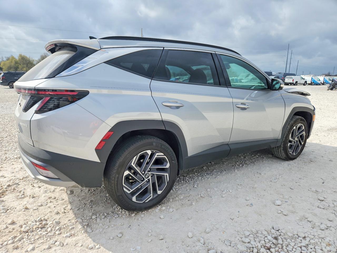 2025 Hyundai Tucson Hybrid Limited - zdjęcie 3