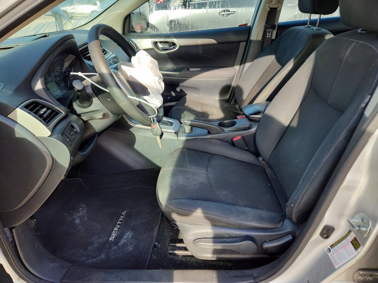 2014 Nissan Sentra S - zdjęcie 13