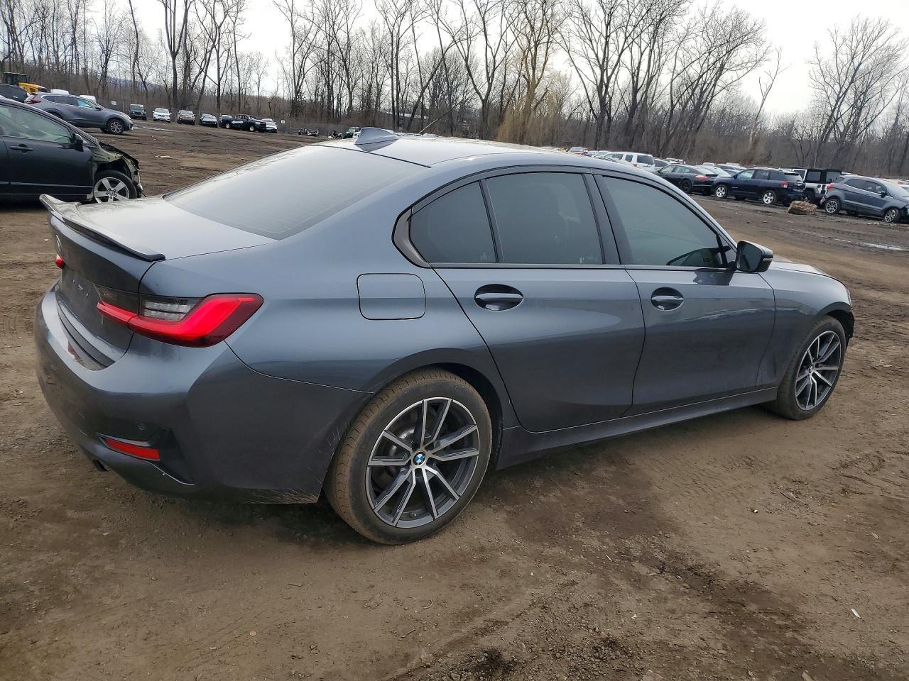 2021 BMW 330Xe - zdjęcie 3