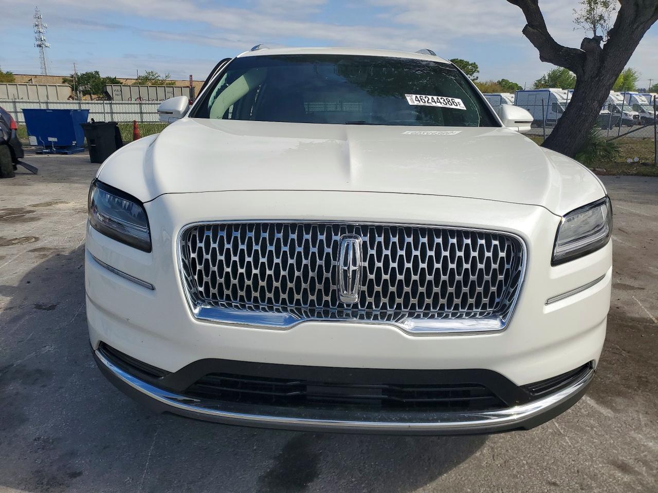 2022 Lincoln Nautilus - zdjęcie 5