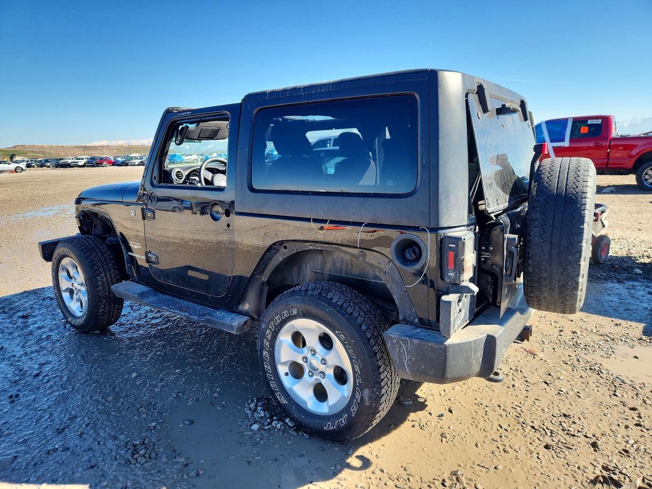 2014 Jeep Wrangler Sahara - zdjęcie 2