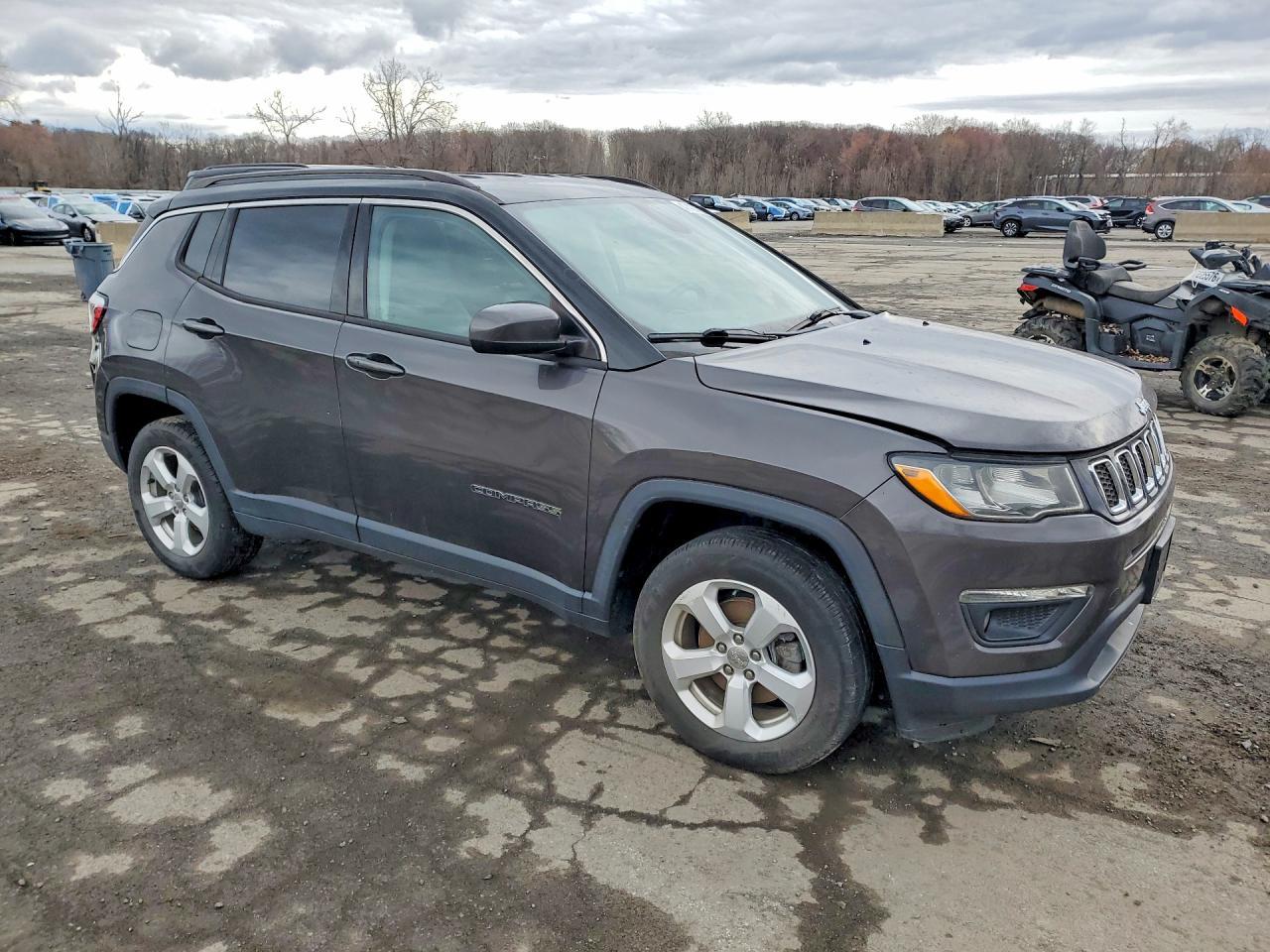 2018 Jeep Compass Latitude - zdjęcie 4