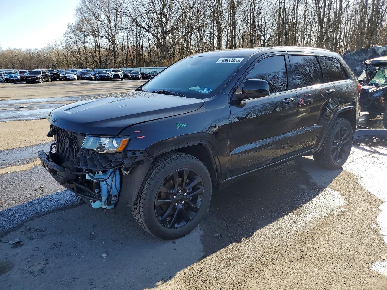 2020 Jeep Grand Cherokee Laredo - zdjęcie główne
