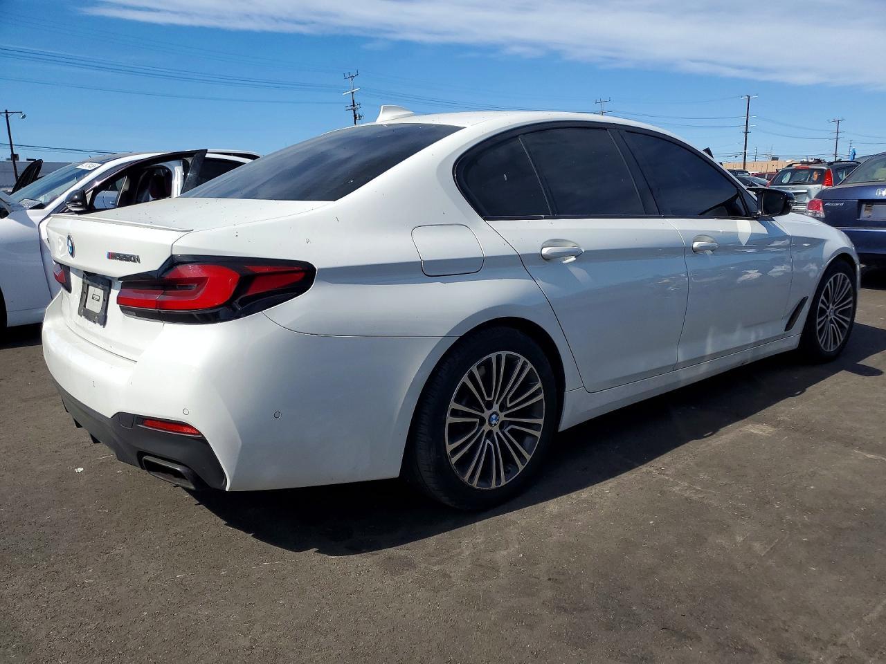 2022 BMW M550Xi - zdjęcie 3