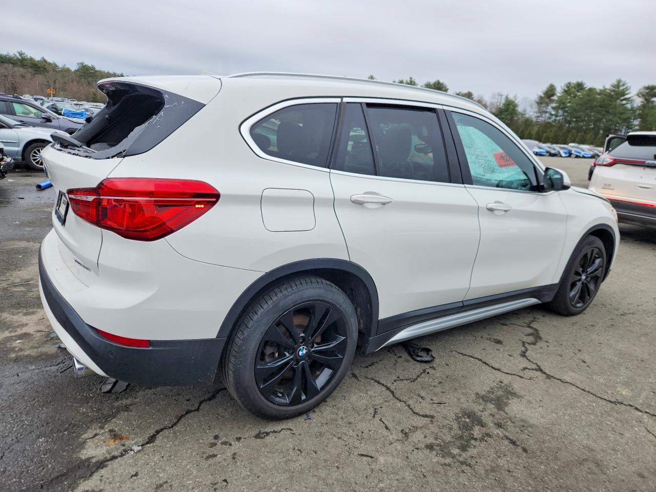 2020 BMW X1 xDrive28I - zdjęcie 3
