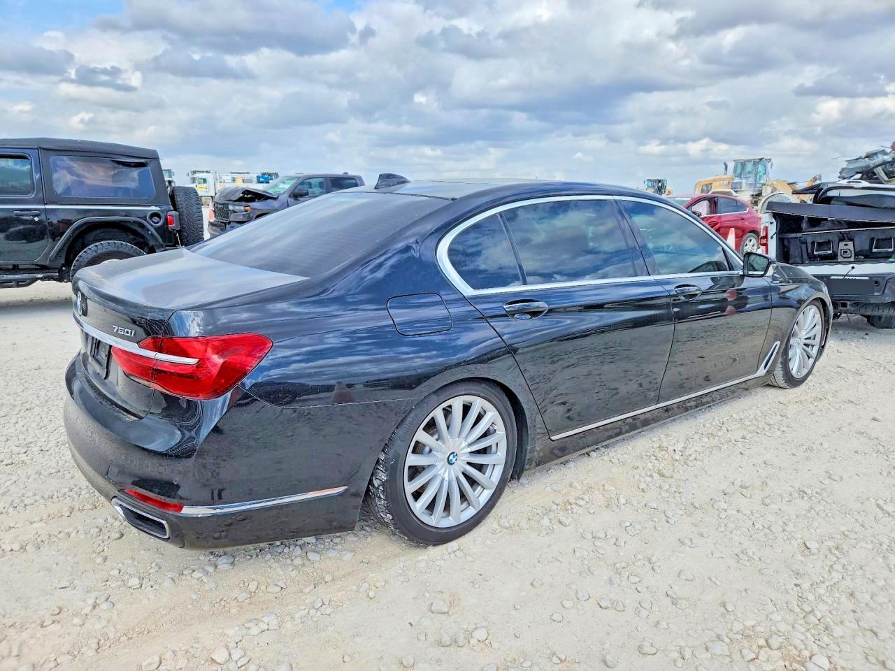 2016 BMW 750 I - zdjęcie 3