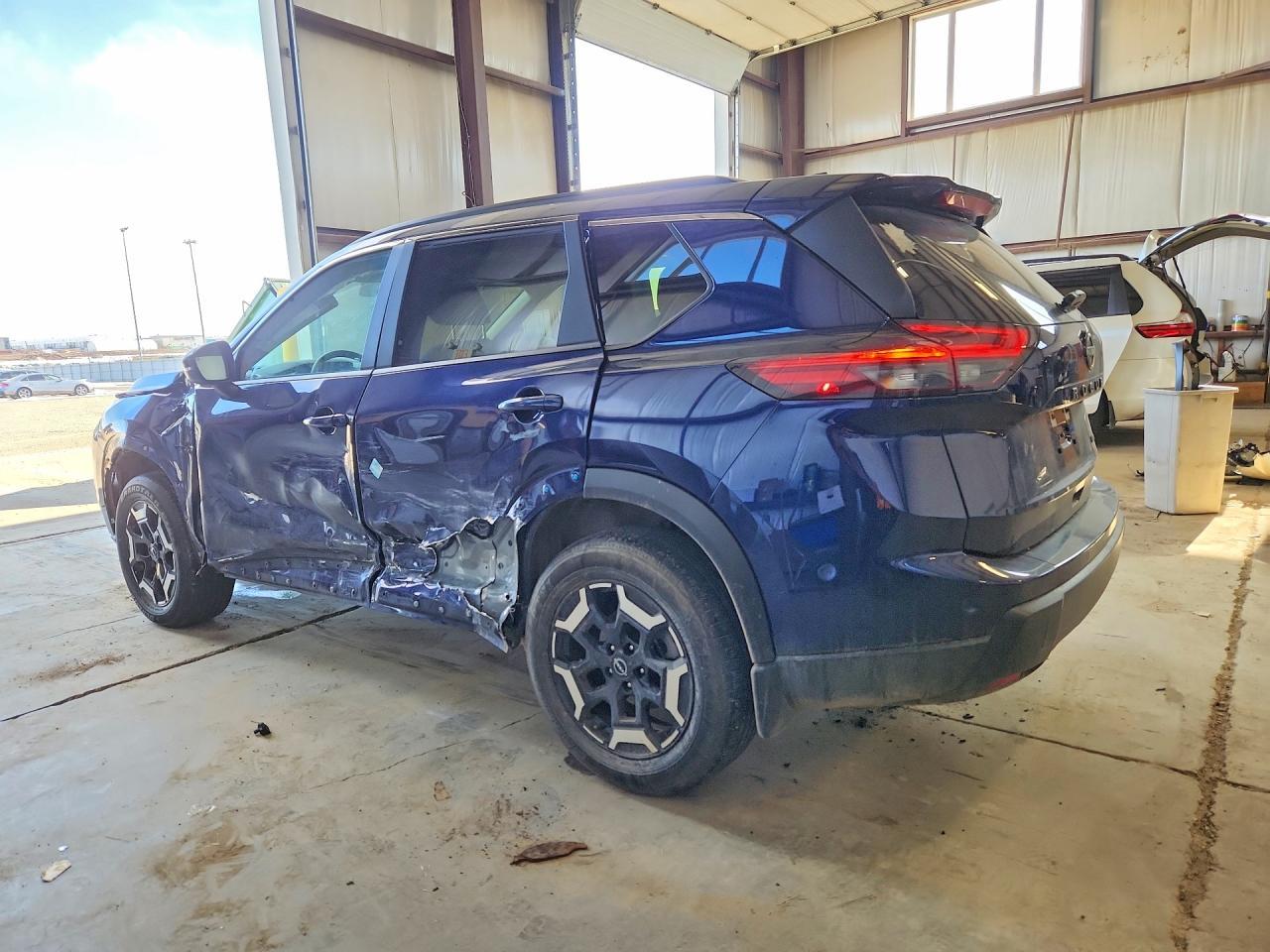 2025 Nissan Rogue Sv 4Dr Awd - zdjęcie 2