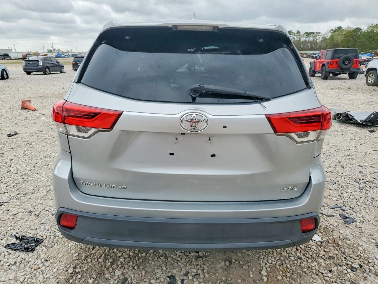 2017 Toyota Highlander Xle - zdjęcie 6