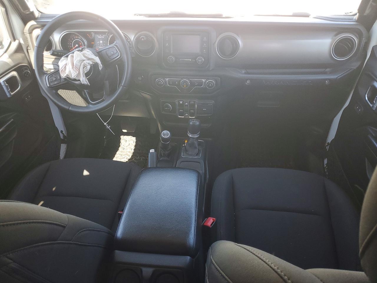 2020 Jeep Wrangler Unlimited Sport - zdjęcie 8