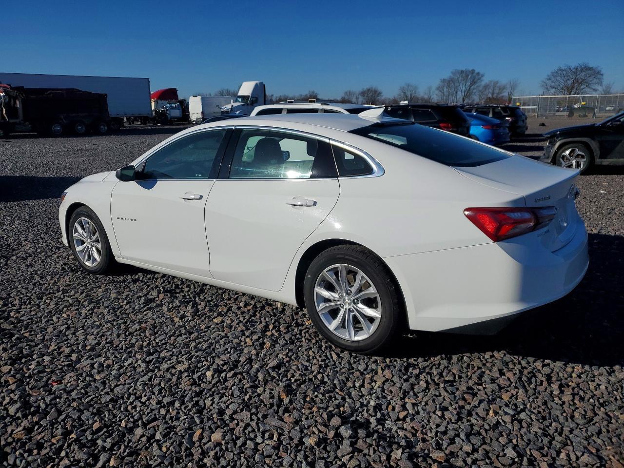 2022 Chevrolet Malibu Lt - zdjęcie 2