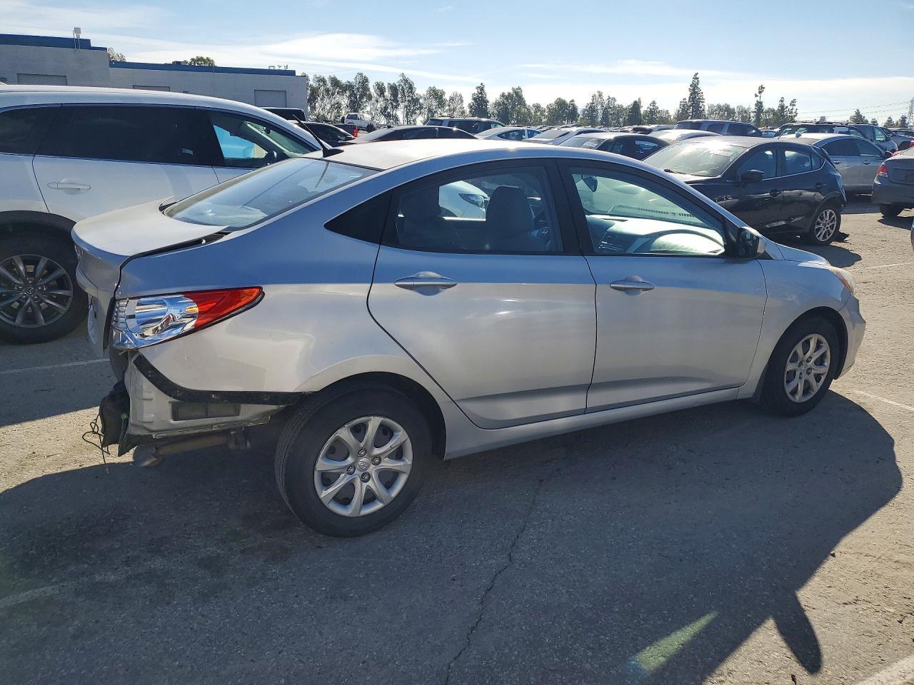 2013 Hyundai Accent Gls - zdjęcie 3