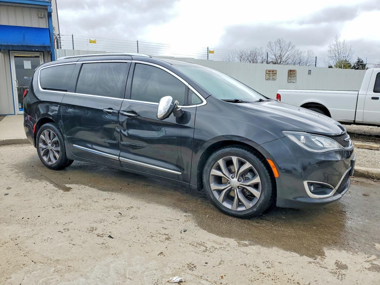 2018 Chrysler Pacifica Limited - zdjęcie 4