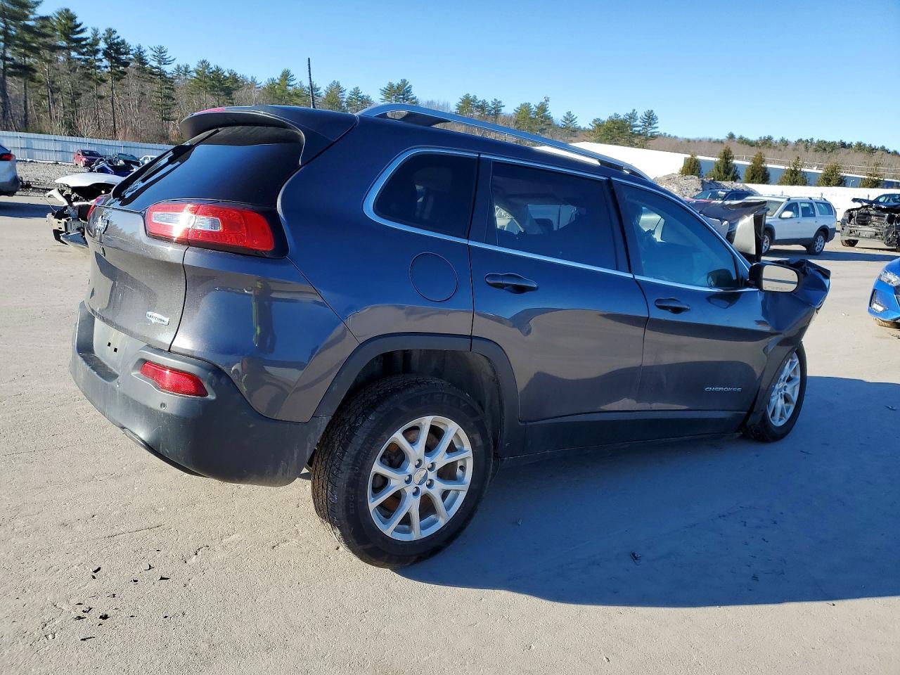 2016 Jeep Cherokee Latitude - zdjęcie 3
