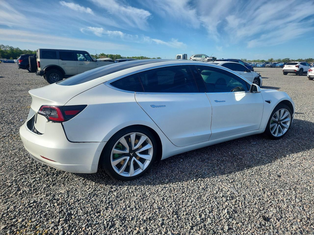 2020 Tesla Model 3 - zdjęcie 3