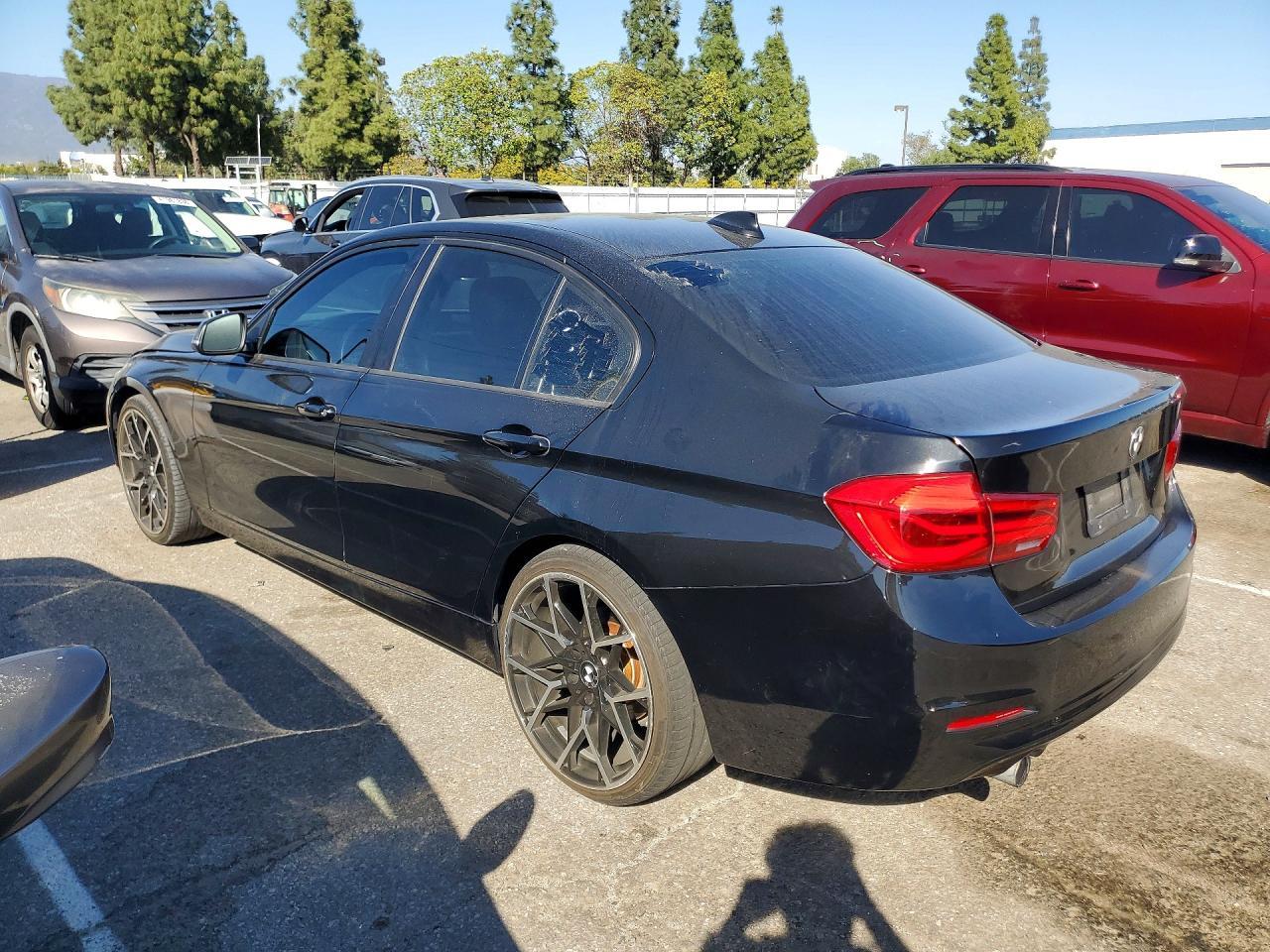 2018 BMW 320 I - zdjęcie 2
