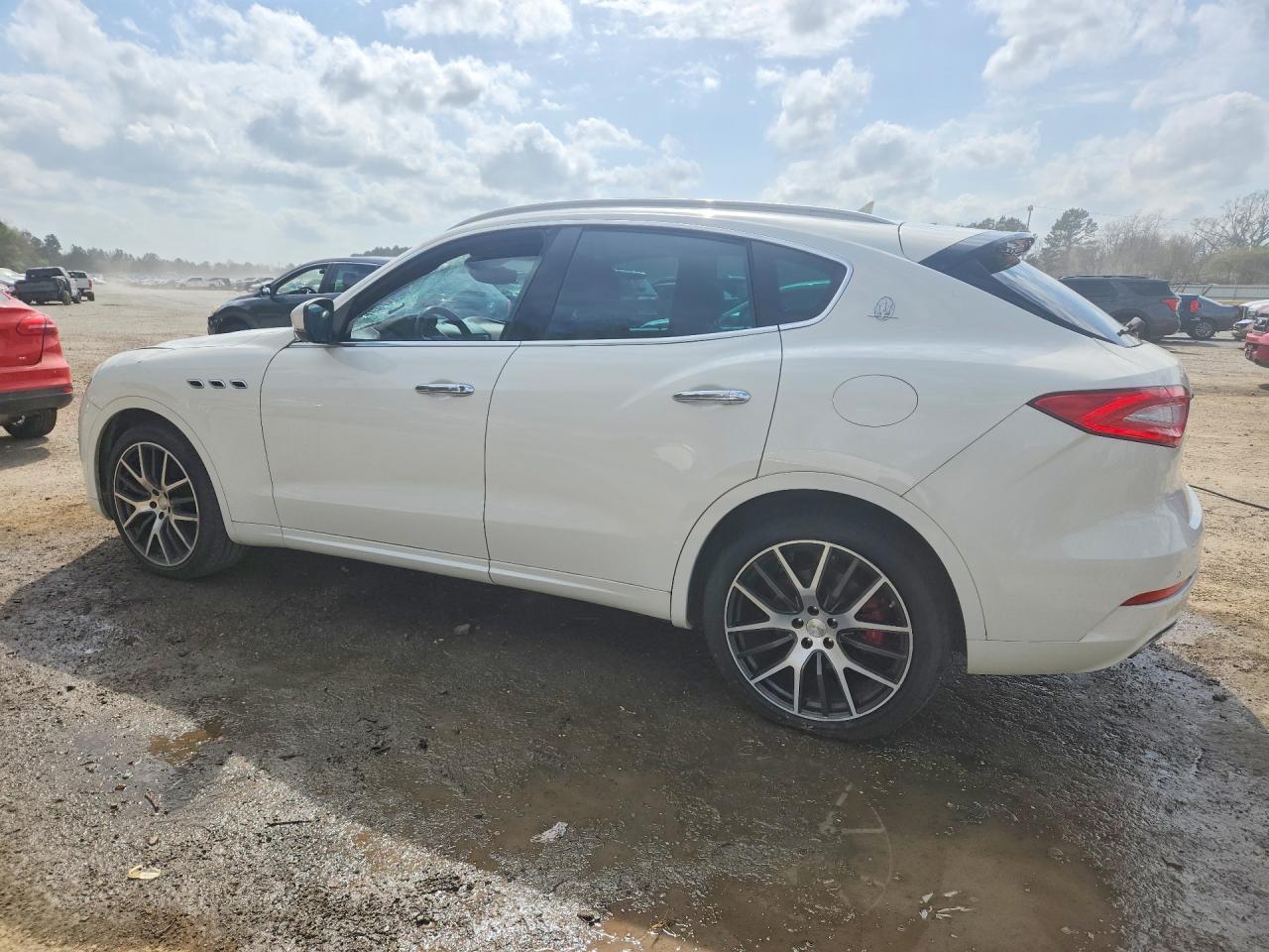 2017 Maserati Levante Luxury - zdjęcie 2