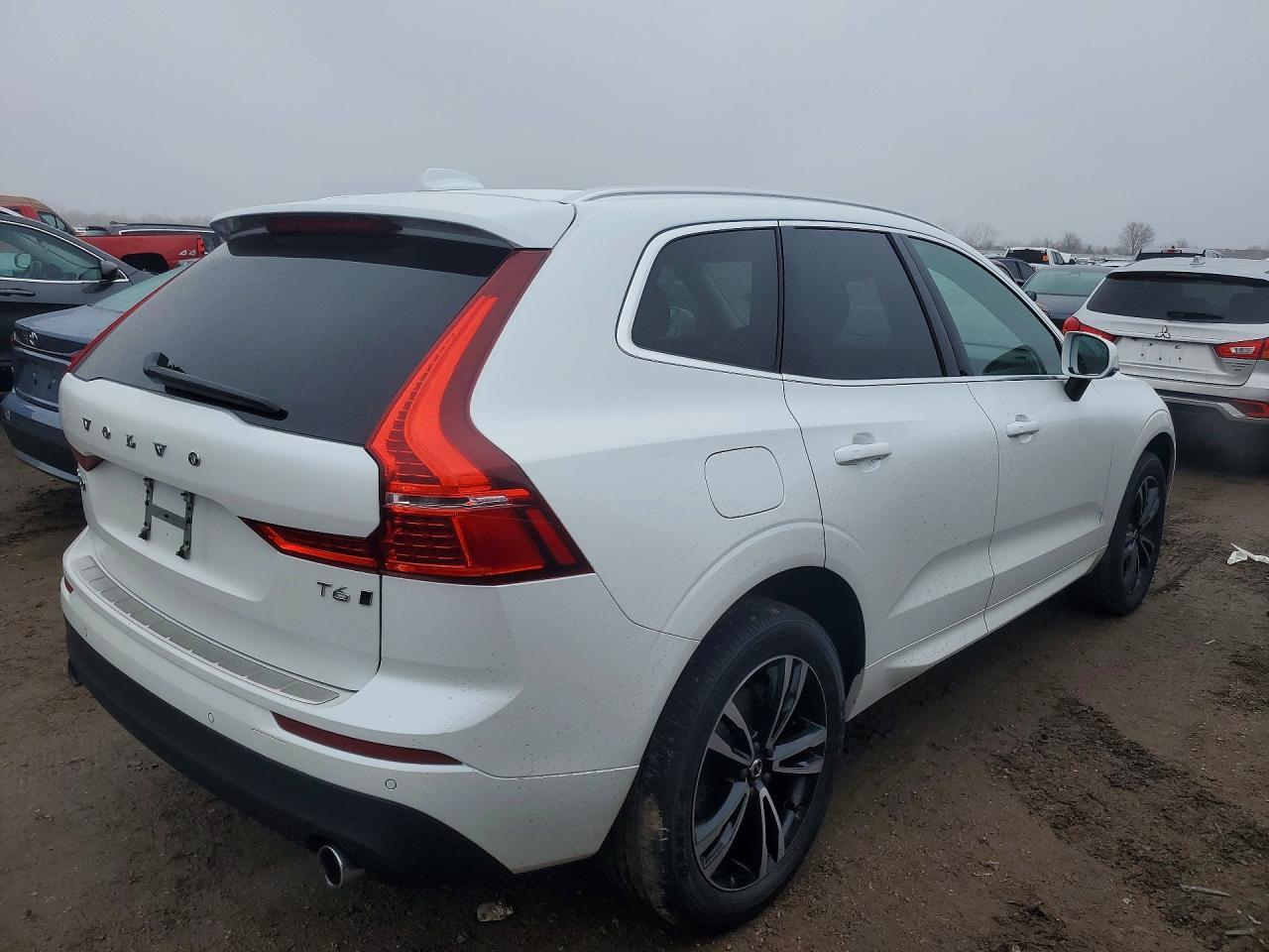 2020 Volvo Xc60 T6 Momentum - zdjęcie 3