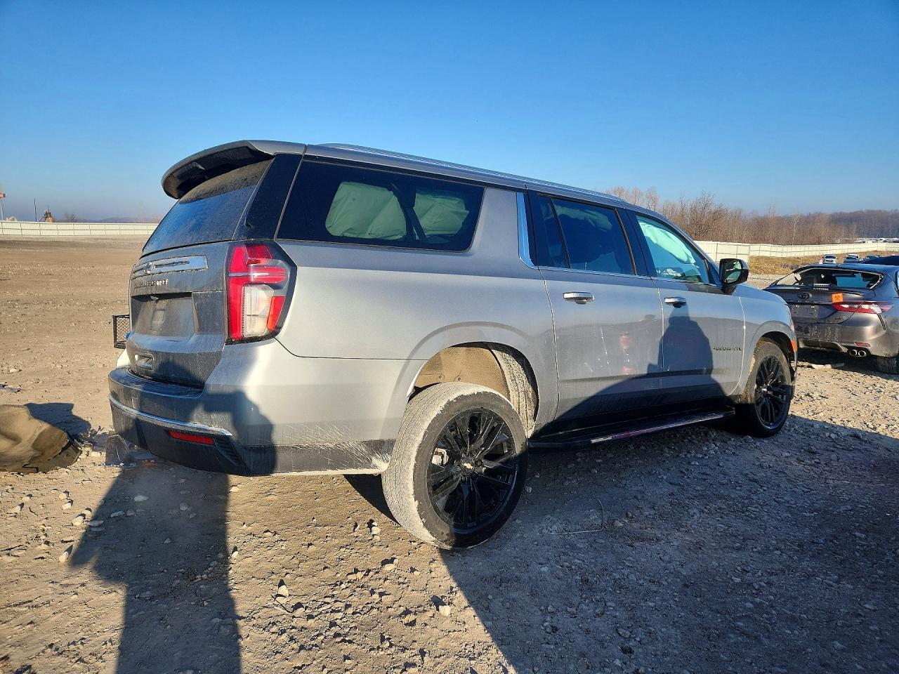 2023 Chevrolet Suburban K1500 Ls - zdjęcie 3
