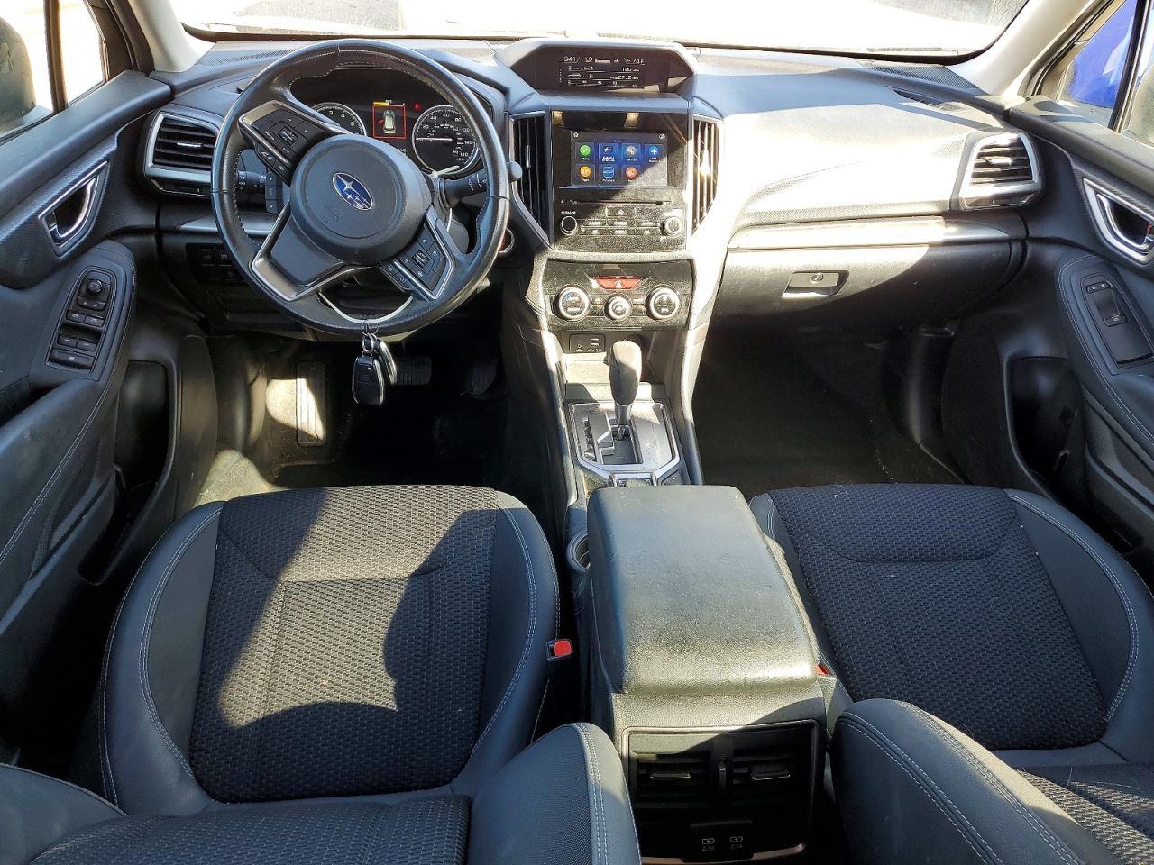 2023 Subaru Forester Premium - zdjęcie 8