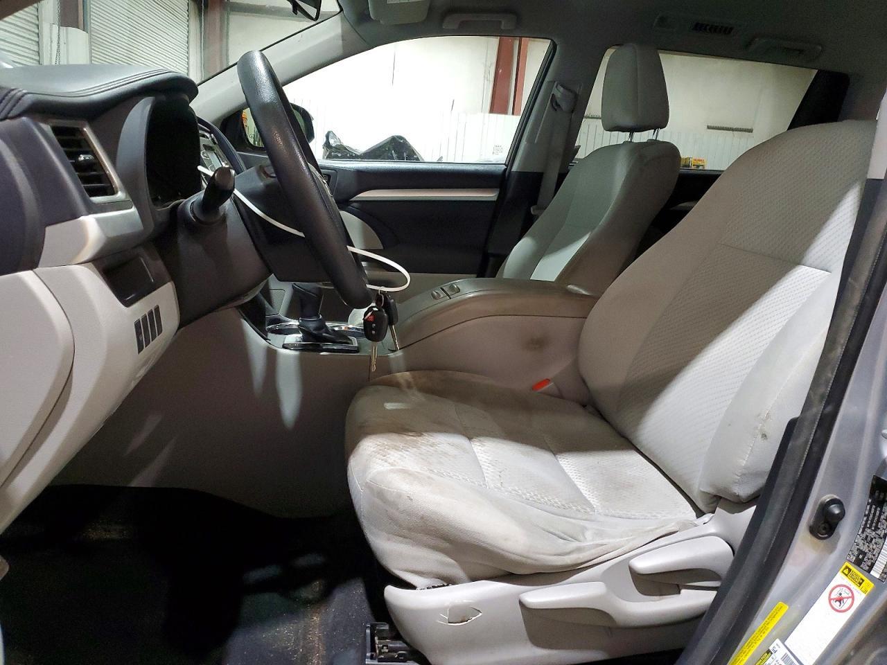 2014 Toyota Highlander Le - zdjęcie 7