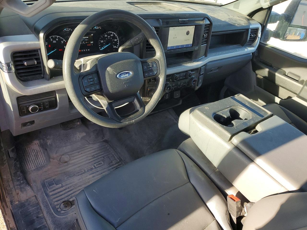 2026 Ford F250 Super Duty - zdjęcie 8
