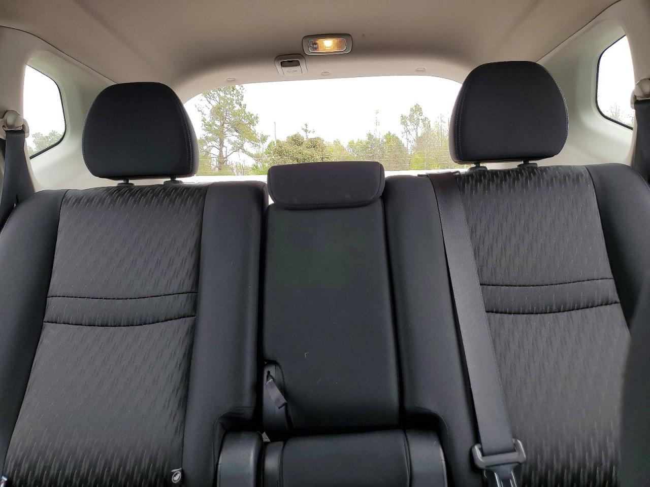 2017 Nissan Rogue S - zdjęcie 10