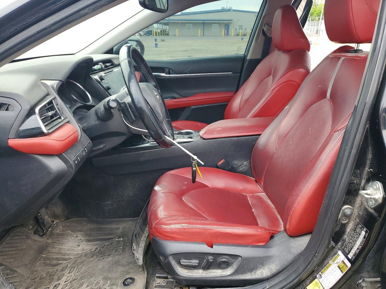 2020 Toyota Camry Xse - zdjęcie 7