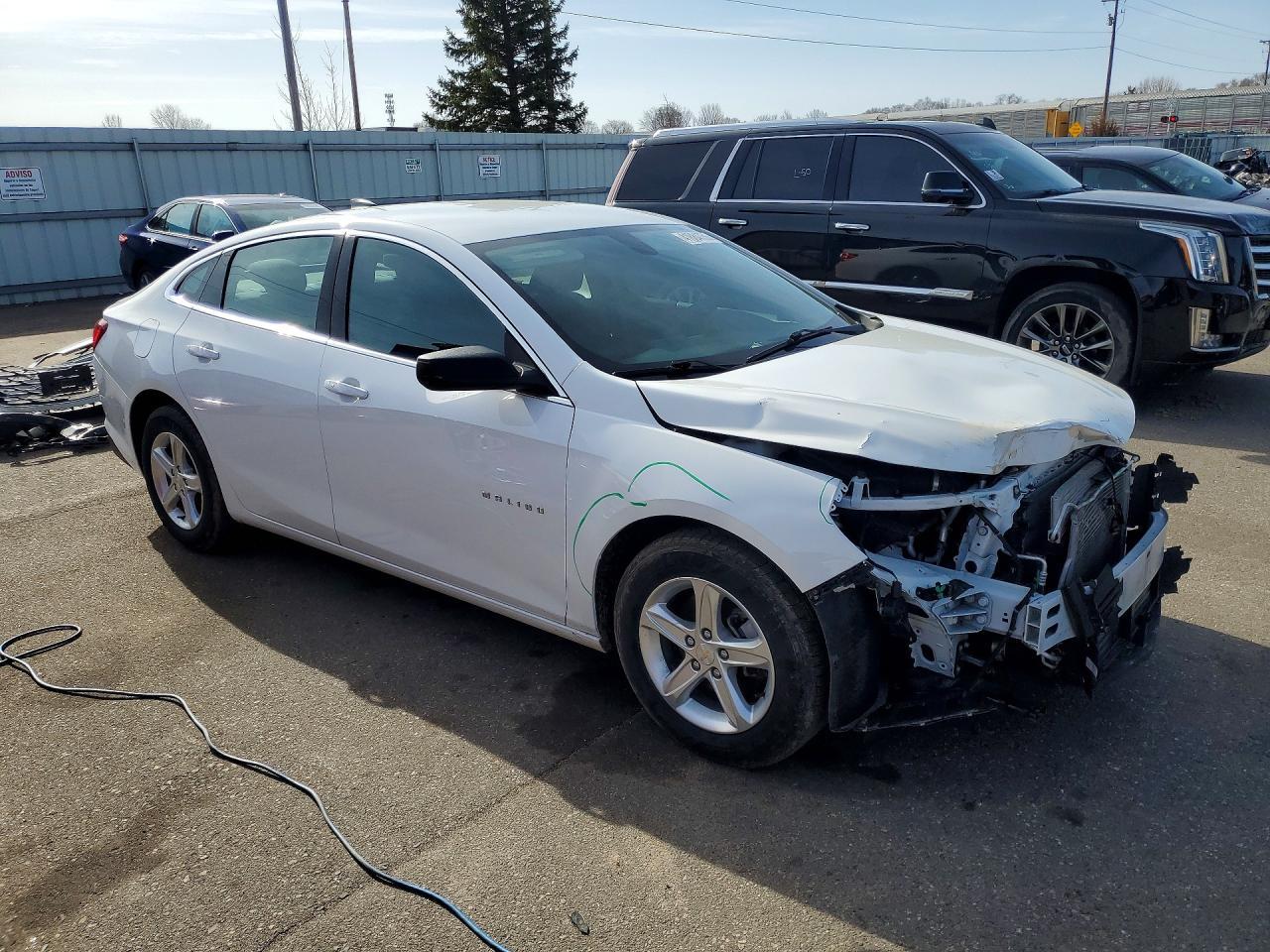 2022 Chevrolet Malibu Ls - zdjęcie 4