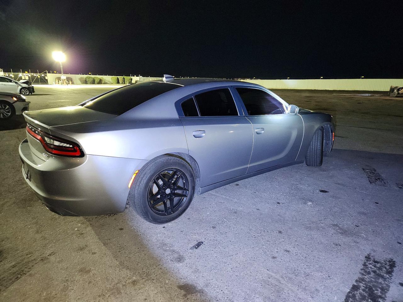 2017 Dodge Charger Sxt - zdjęcie 3