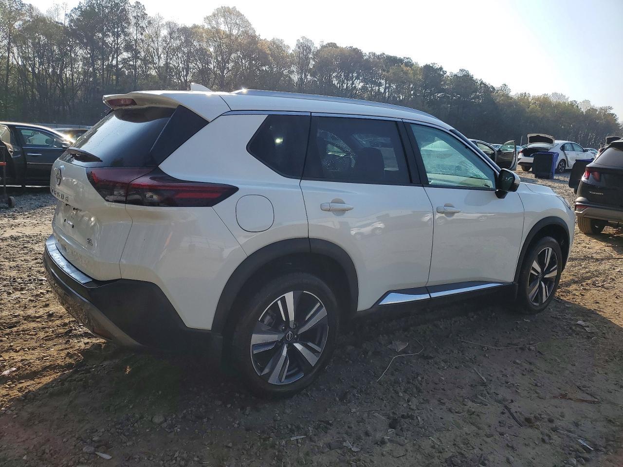 2022 Nissan Rogue Sl - zdjęcie 3