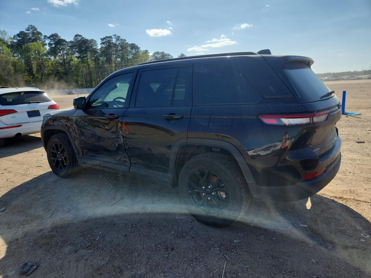 2025 Jeep Grand Cherokee Laredo - zdjęcie 2