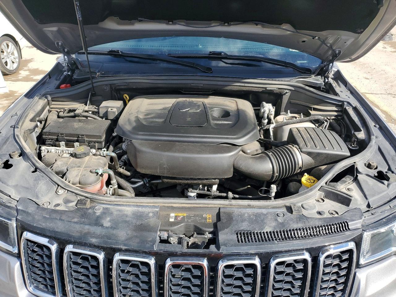 2021 Jeep Grand Cherokee Laredo - zdjęcie 12