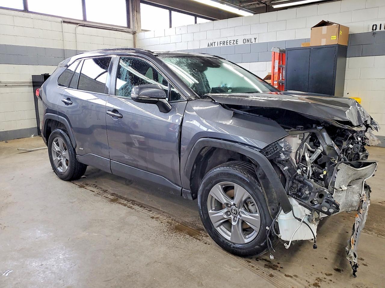 2022 Toyota Rav4 Hybrid Xle - zdjęcie 4