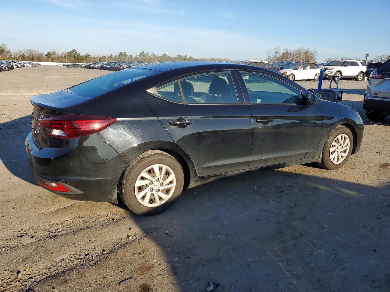 2020 Hyundai Elantra Se - zdjęcie 3