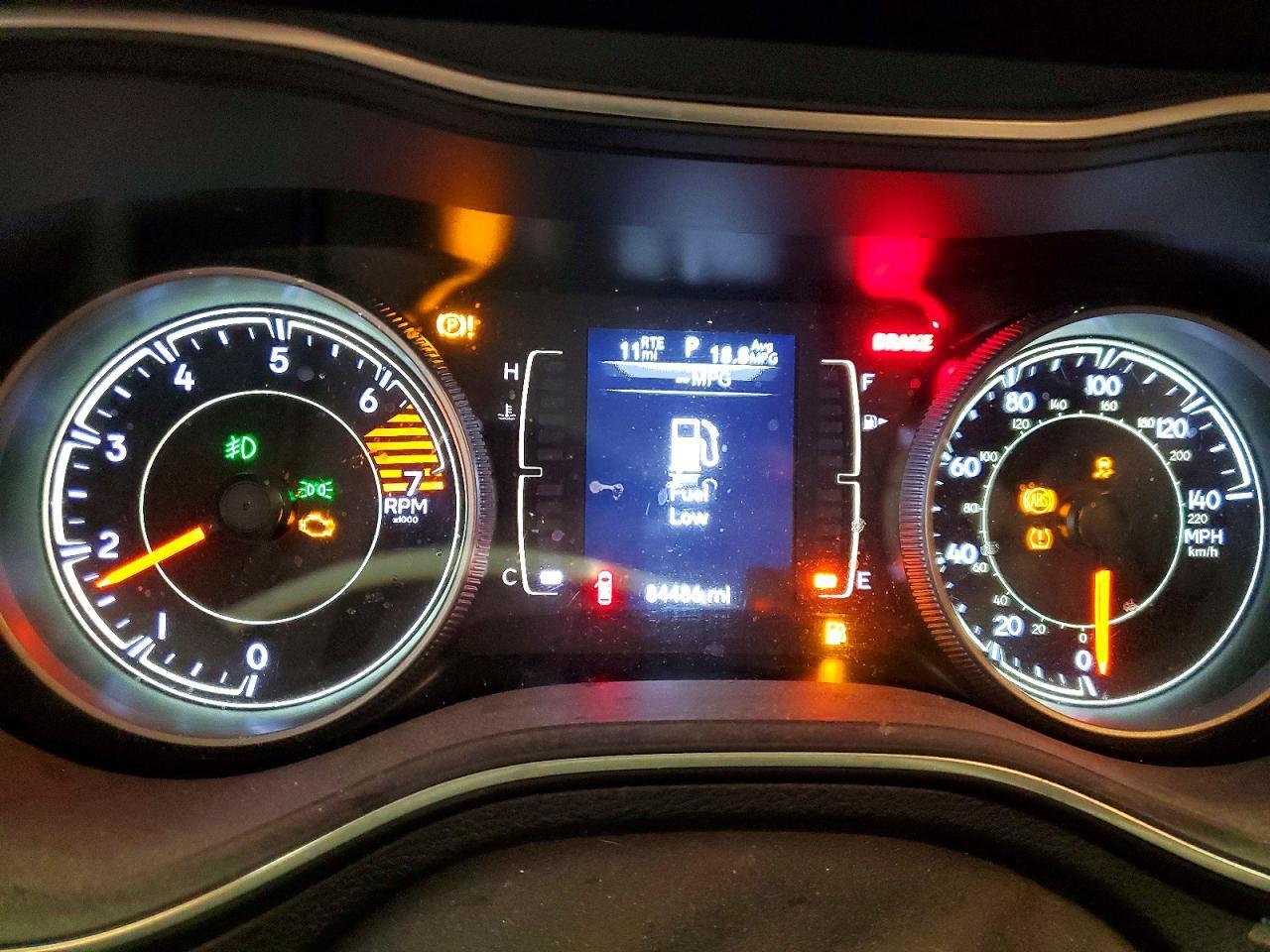 2019 Jeep Cherokee Latitude Plus - zdjęcie 9