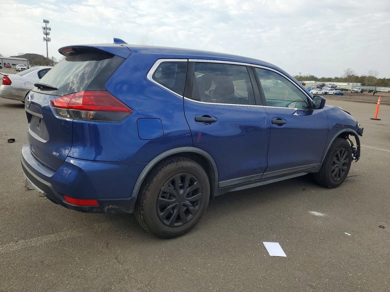 Nissan Rogue - zdjęcie 3