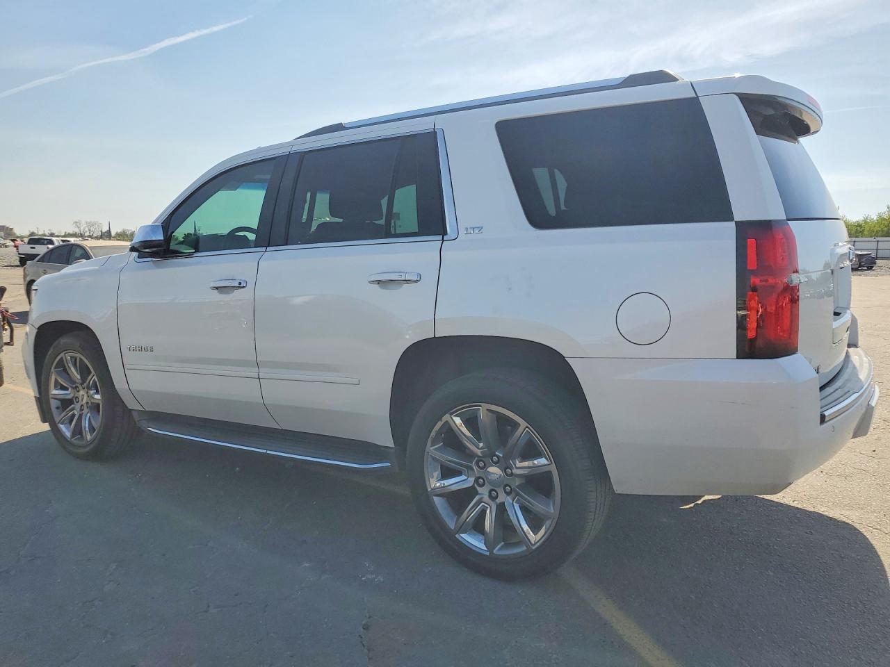 2016 Chevrolet Tahoe C1500 Ltz - zdjęcie 2