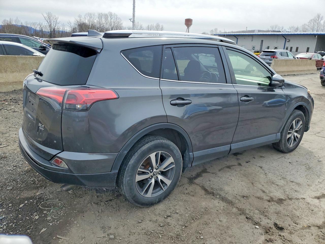 2016 Toyota Rav4 Xle - zdjęcie 3