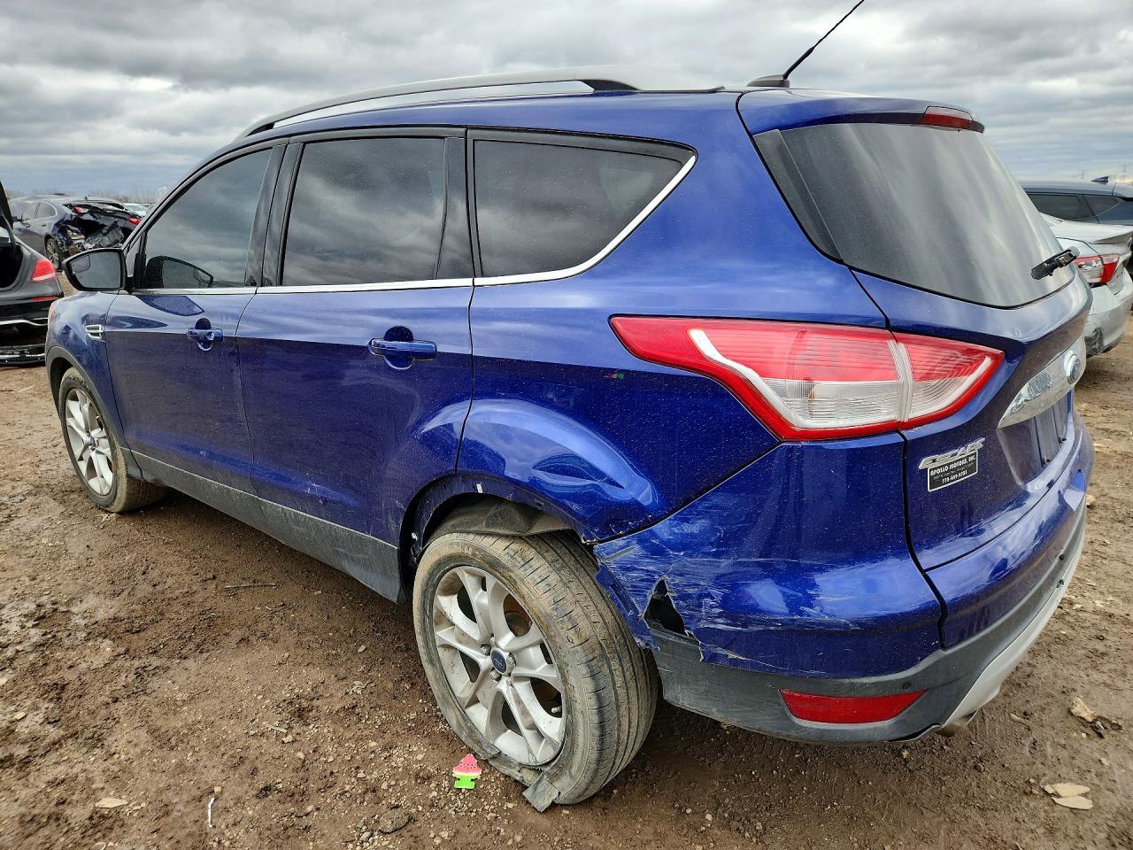 2015 Ford Escape Titanium - zdjęcie 2