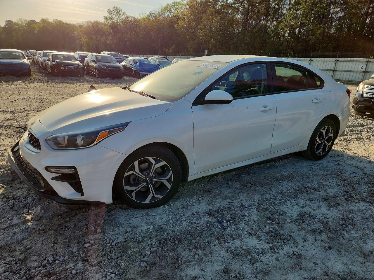 2020 Kia Forte Lxs - zdjęcie główne