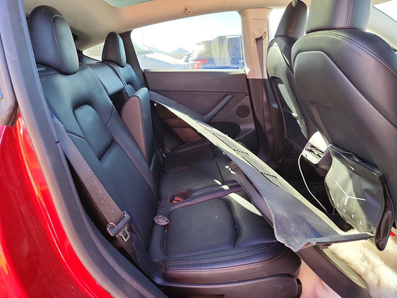 2024 Tesla Model Y - zdjęcie 10