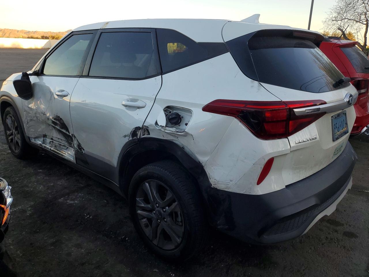 2021 Kia Seltos Lx - zdjęcie 2