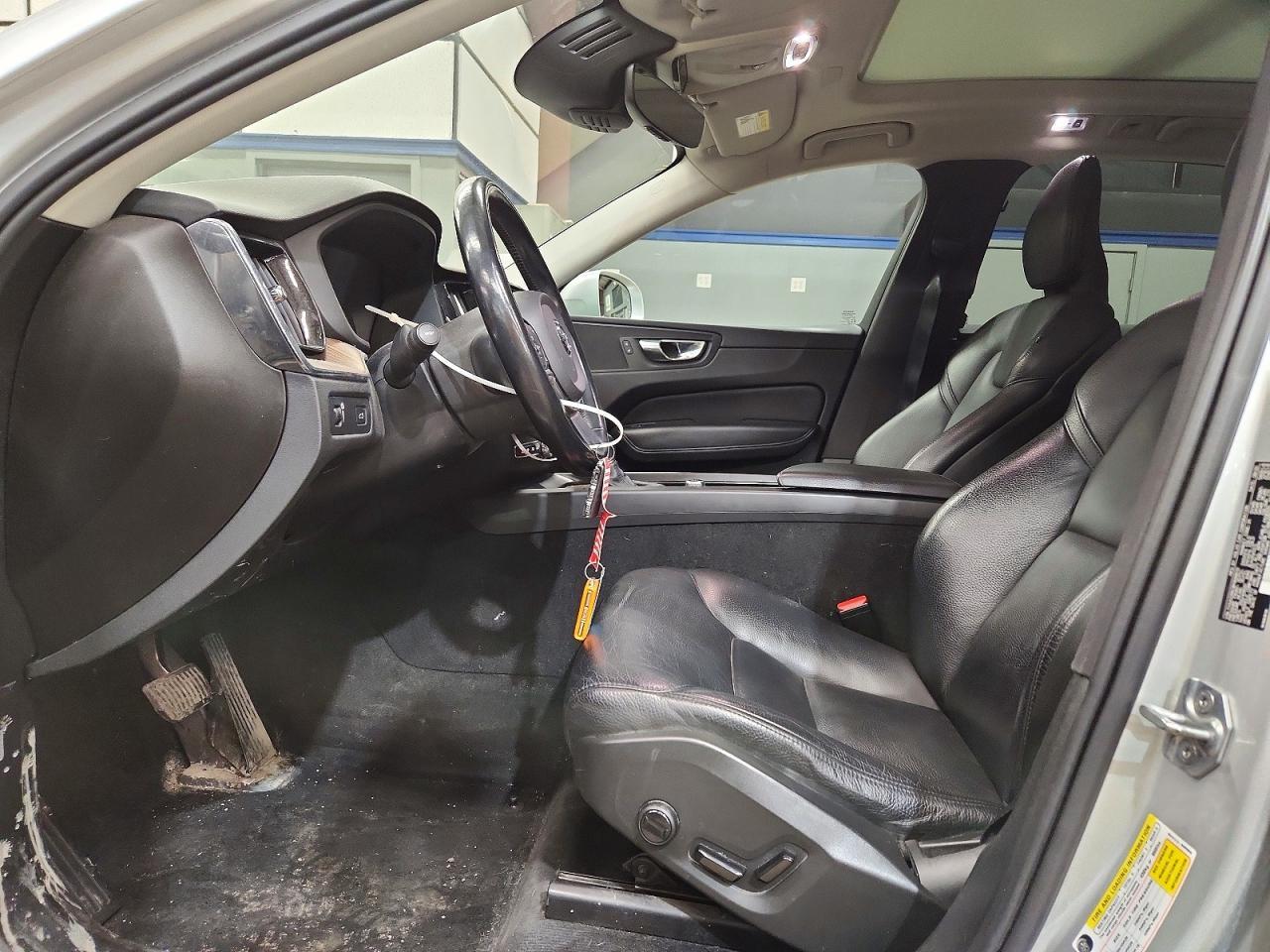 2021 Volvo Xc60 T6 Momentum - zdjęcie 7