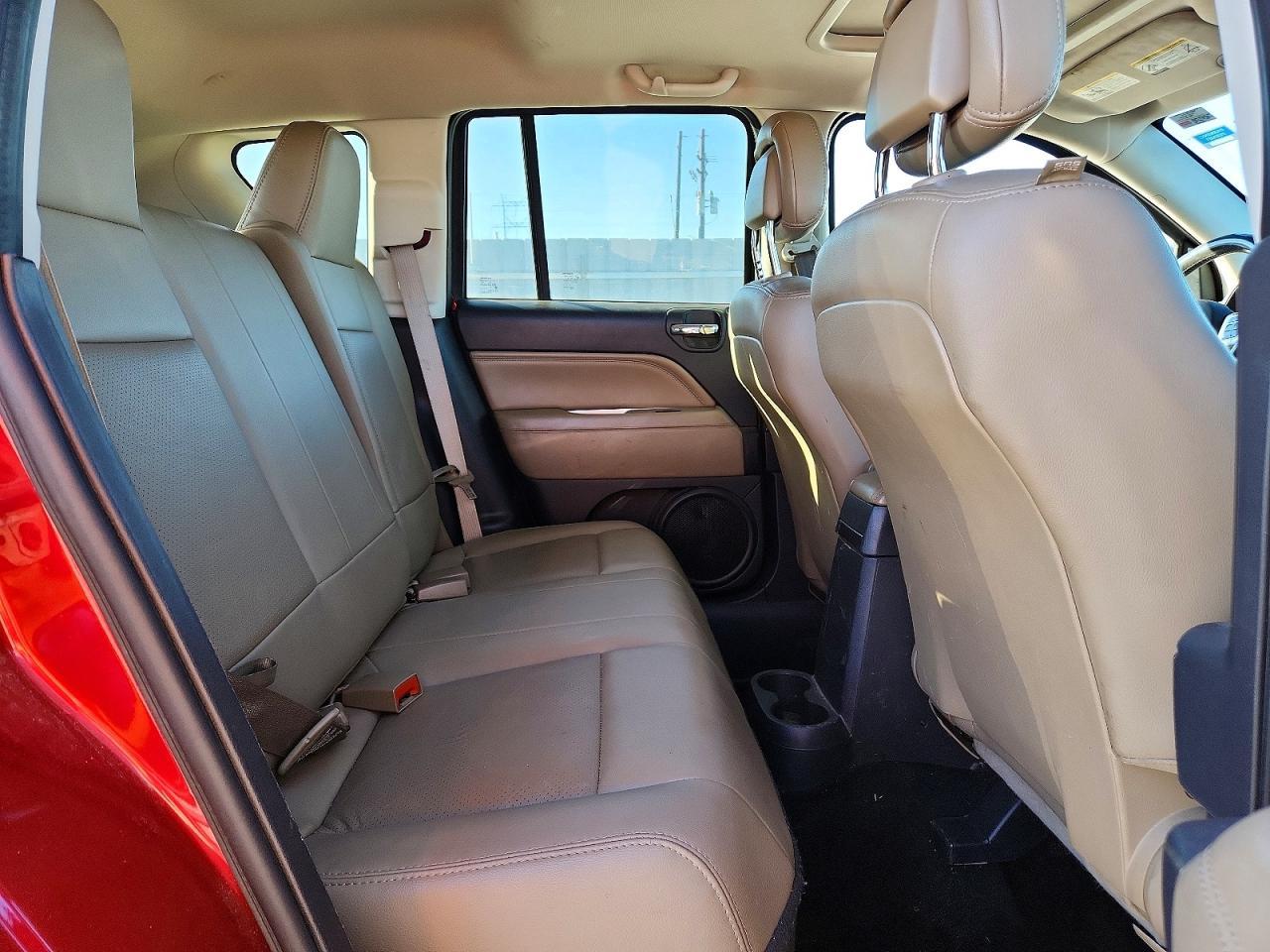 2015 Jeep Compass Latitude - zdjęcie 11