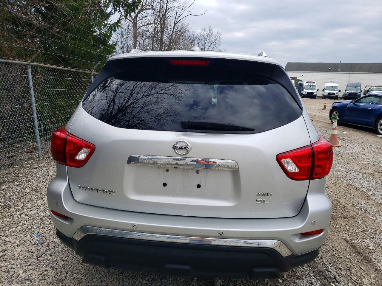 2020 Nissan Pathfinder Sl - zdjęcie 6