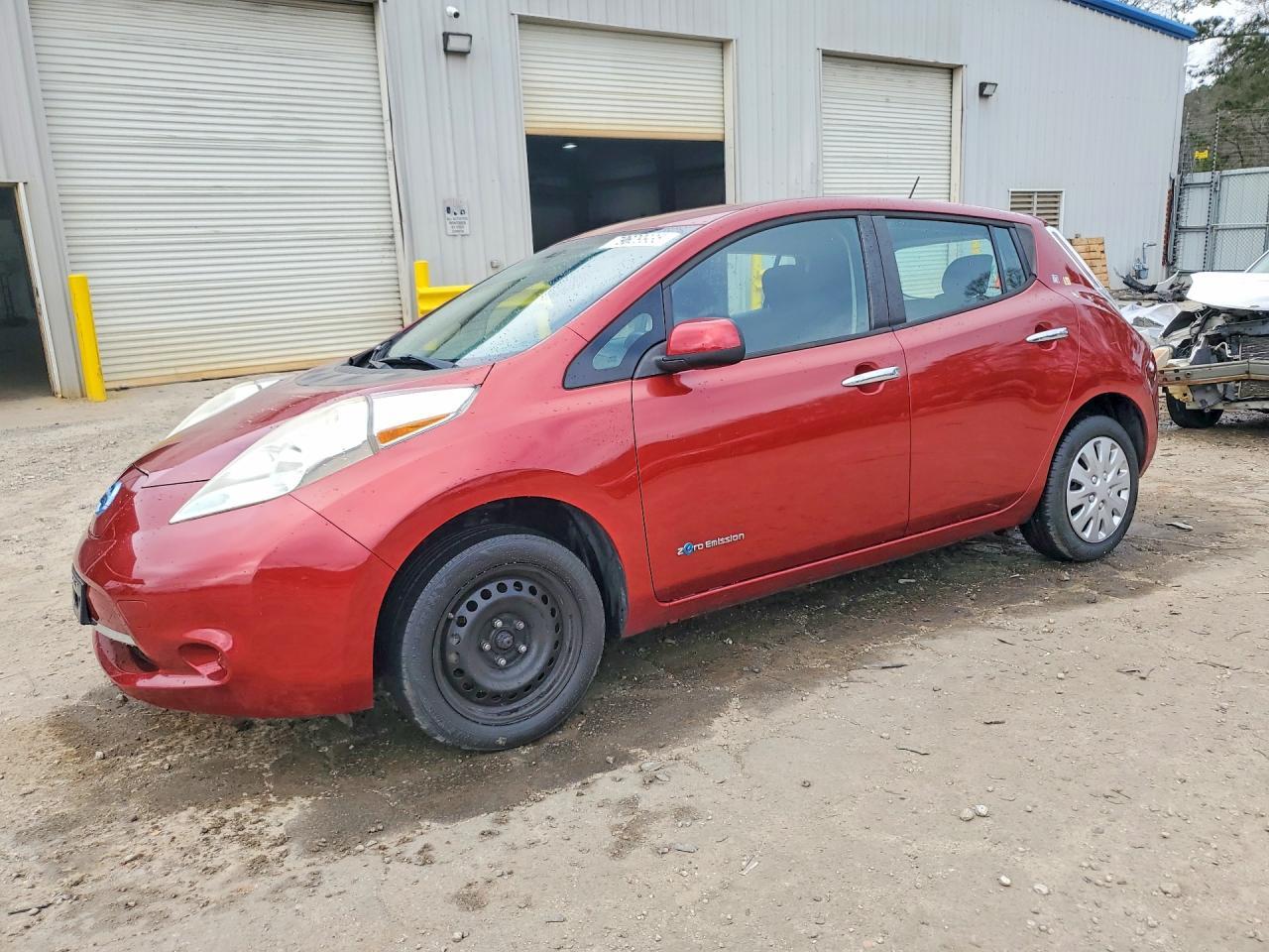 2015 Nissan Leaf S - zdjęcie główne