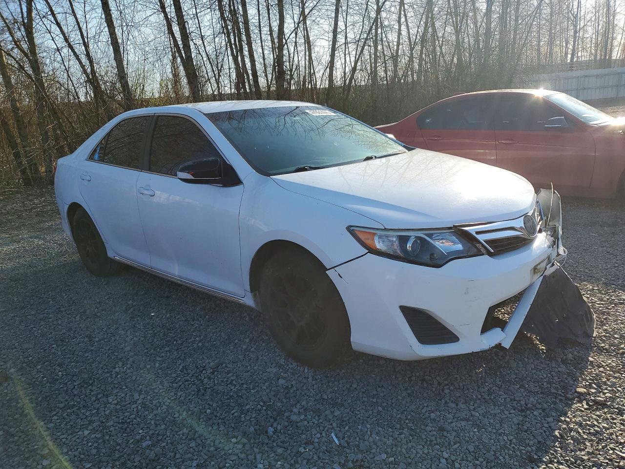 2014 Toyota Camry Le - zdjęcie 4