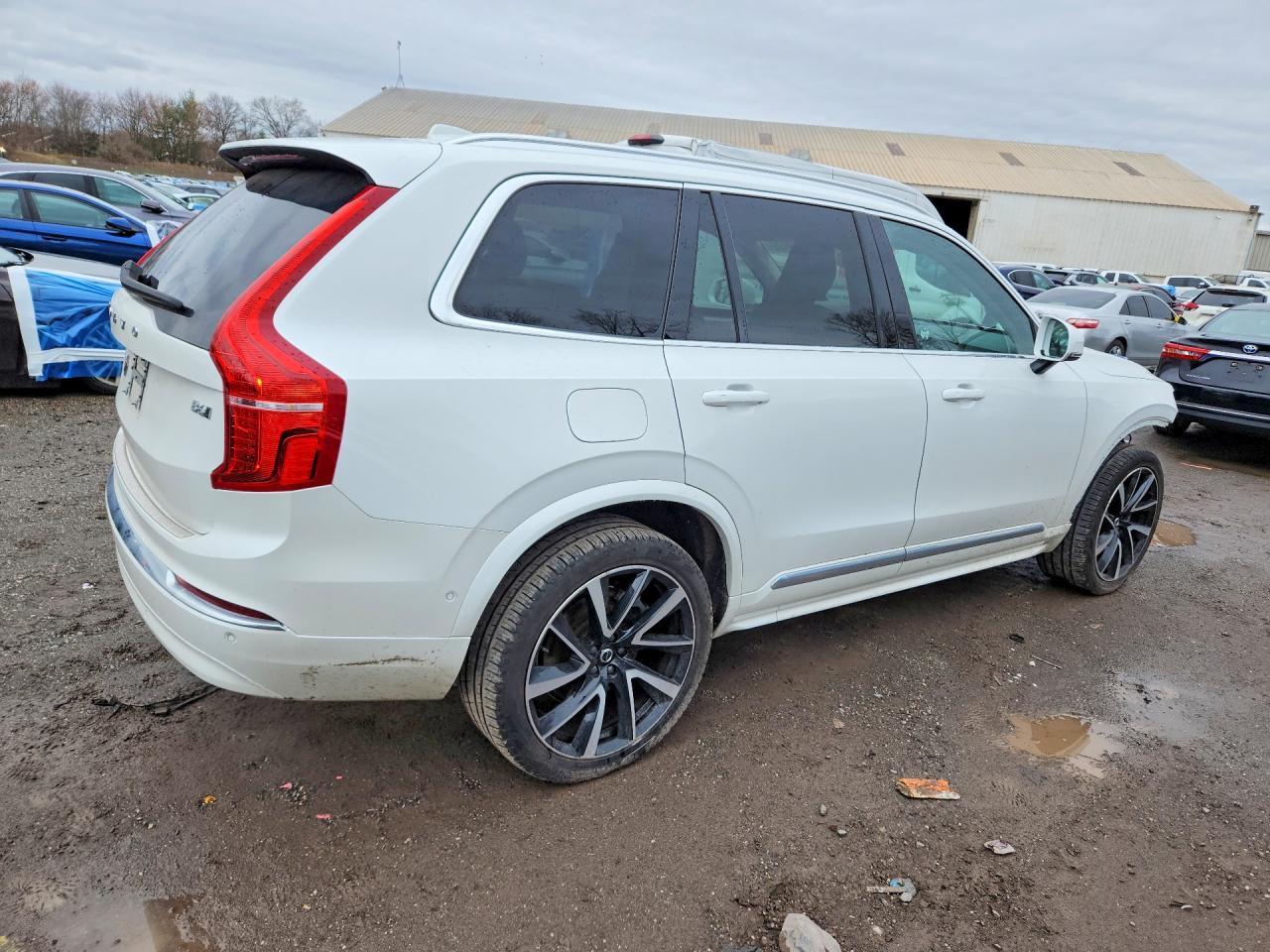2024 Volvo Xc90 Plus - zdjęcie 3