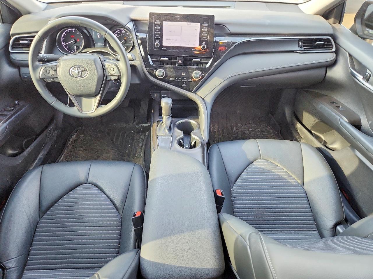 2022 Toyota Camry Se - zdjęcie 8